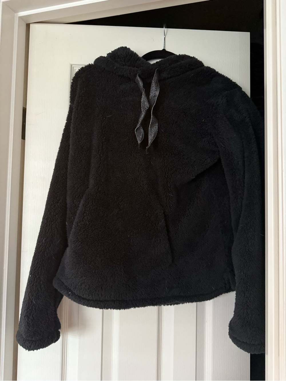 Cozy Black Fleece Hooded Pullover Jacket